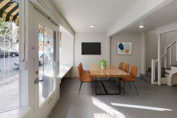 Beautiful Office in Oakland”>
  
  <h2 class=